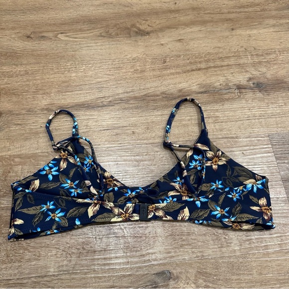 Blackbough Midnight Mist Floral Twist Style Bikini Top Size XL - Picture 4 of 7